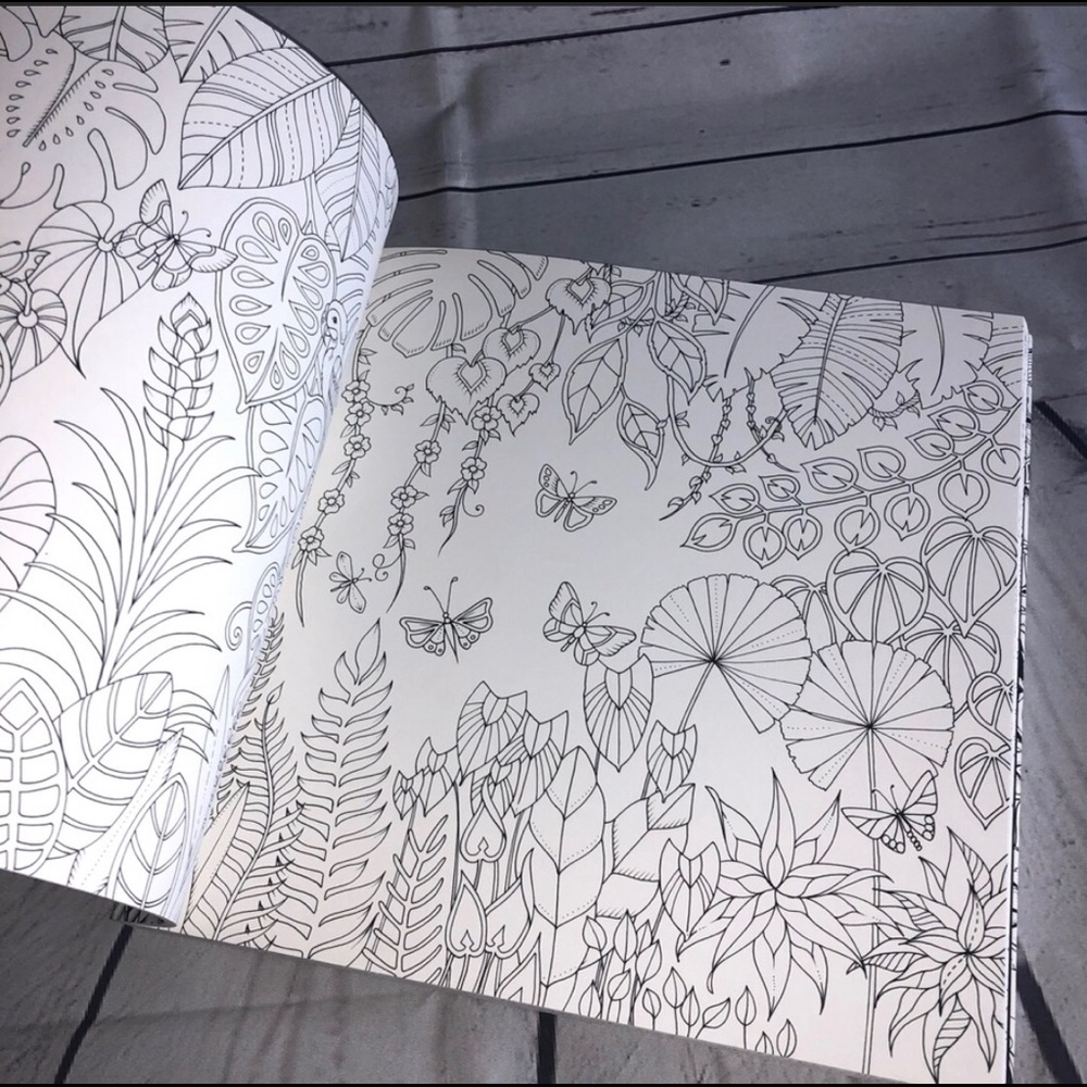 Johanna Basford Magical Jungle Book - Picture 4 of 5